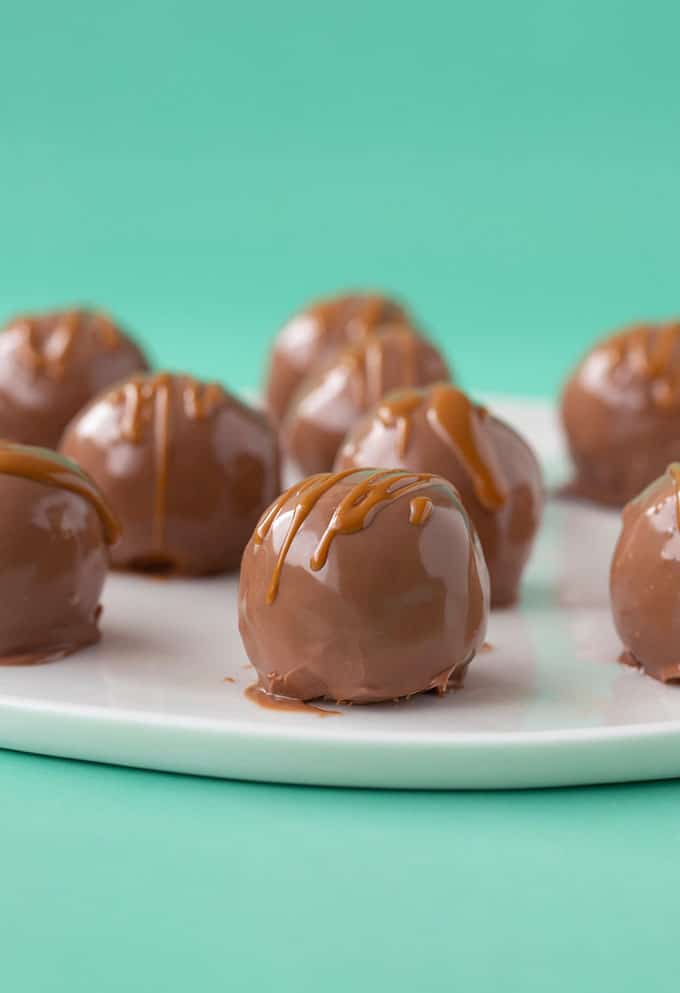 A plate of Cookie Butter Truffles