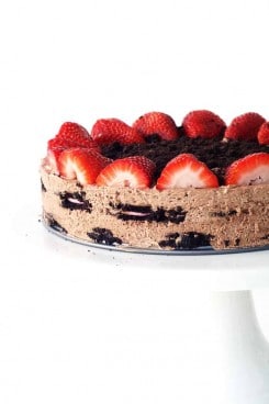 Strawberry Oreo Chocolate Icebox Cake - Sweetest Menu
