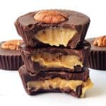 Pecan Caramel Chocolate Cups | via sweetestmenu.com