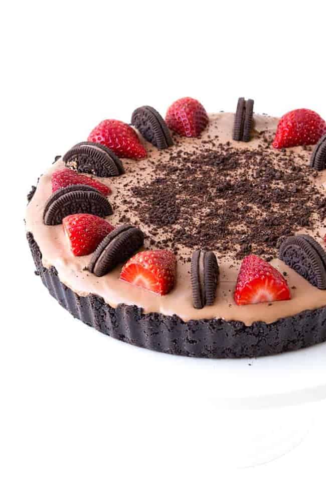 5 Ingredient No Bake Strawberry Chocolate Pie | Sweetest Menu