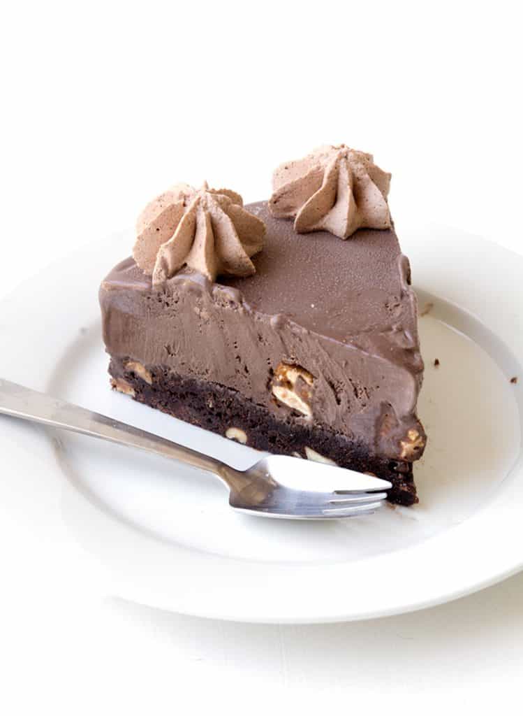 Snickers Chocolate Brownie Ice Cream Cake - Sweetest Menu