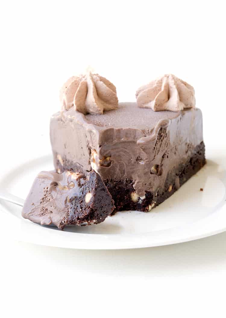 Snickers Chocolate Brownie Ice Cream Cake | Sweetest Menu