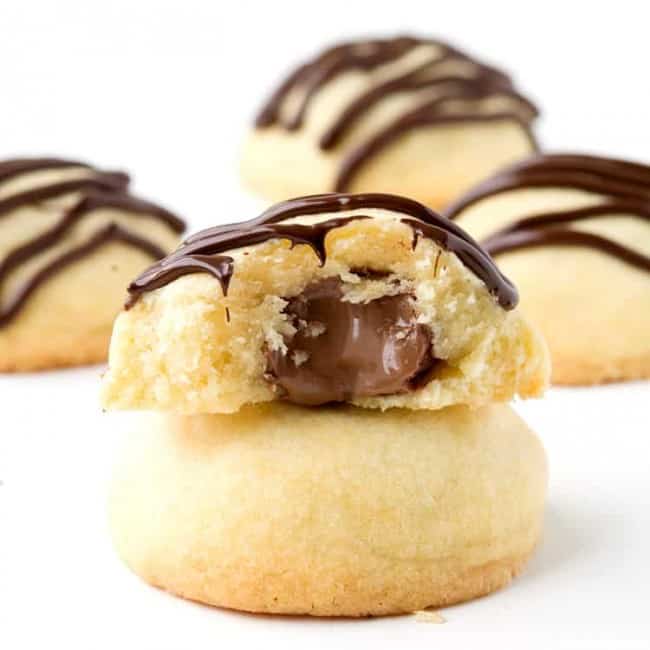 Chocolate Stuffed Shortbread Cookies | Sweetest Menu