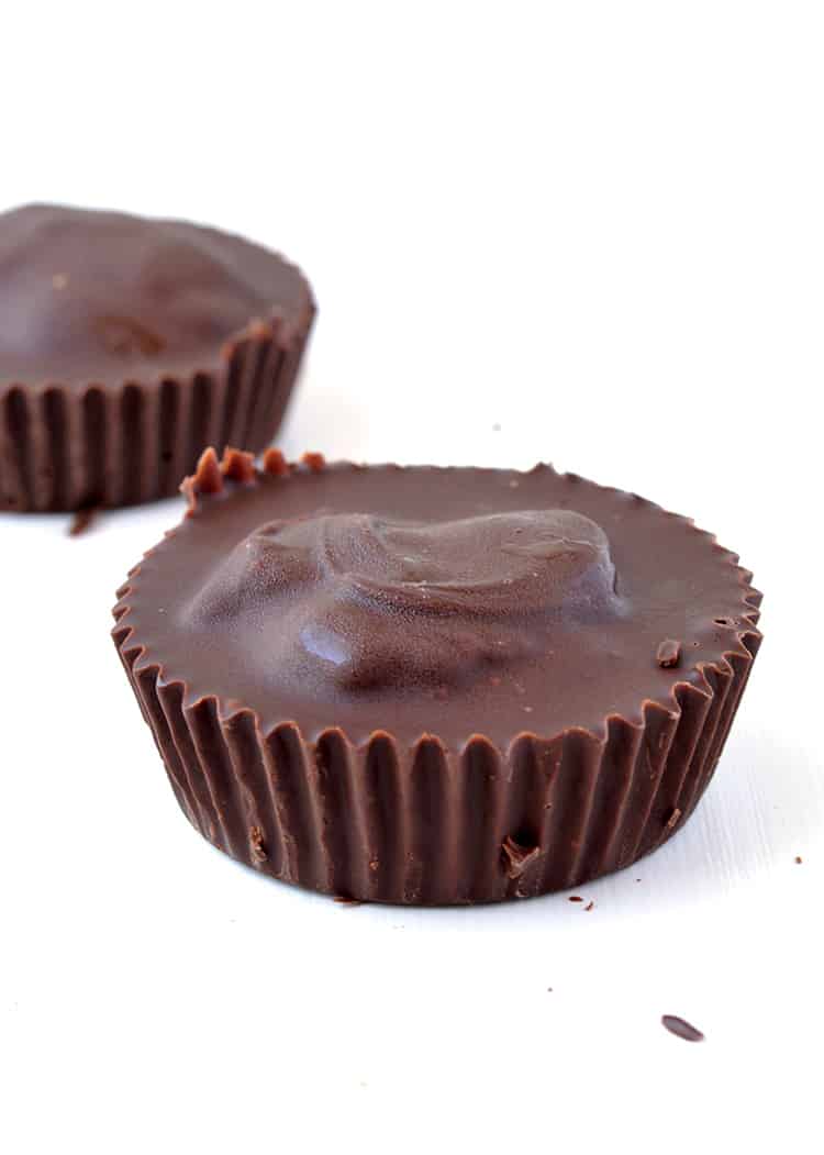 Nutella Cheesecake Chocolate Cups