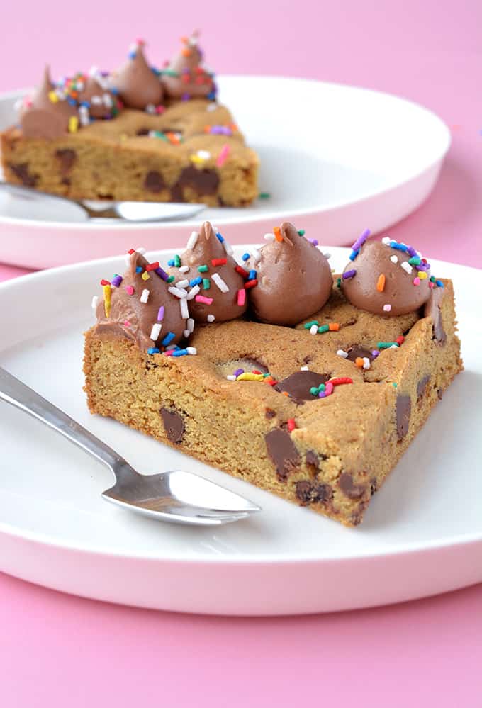 How To Make A Giant Chocolate Chip Cookie Cake - Cake Walls