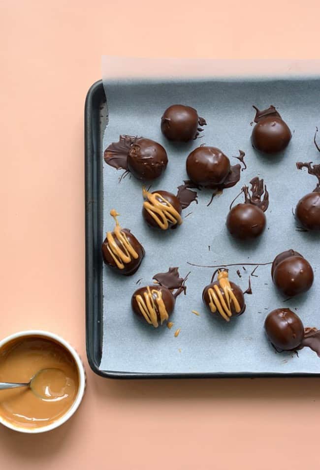 Easy Peanut Butter Balls (4 Ingredients) Sweetest Menu