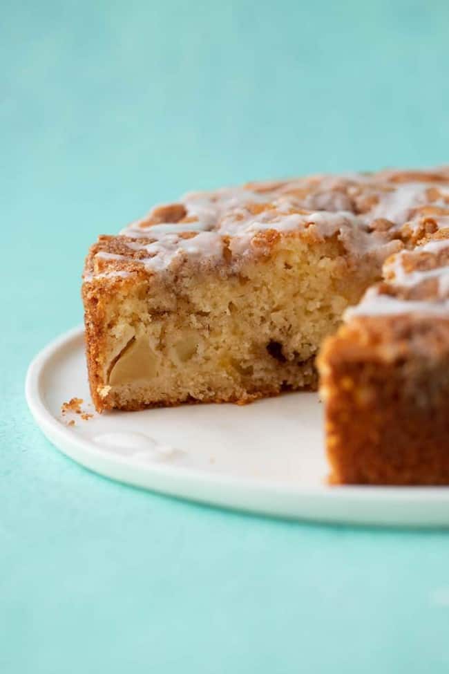 The BEST Cinnamon Apple Cake Sweetest Menu