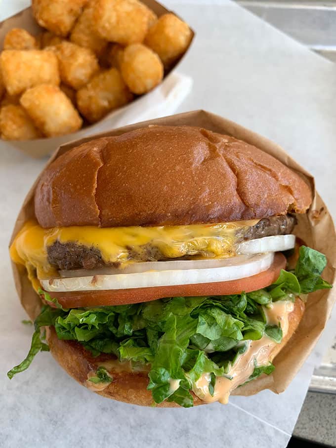 A cheeseburger and tater tots from Bunz