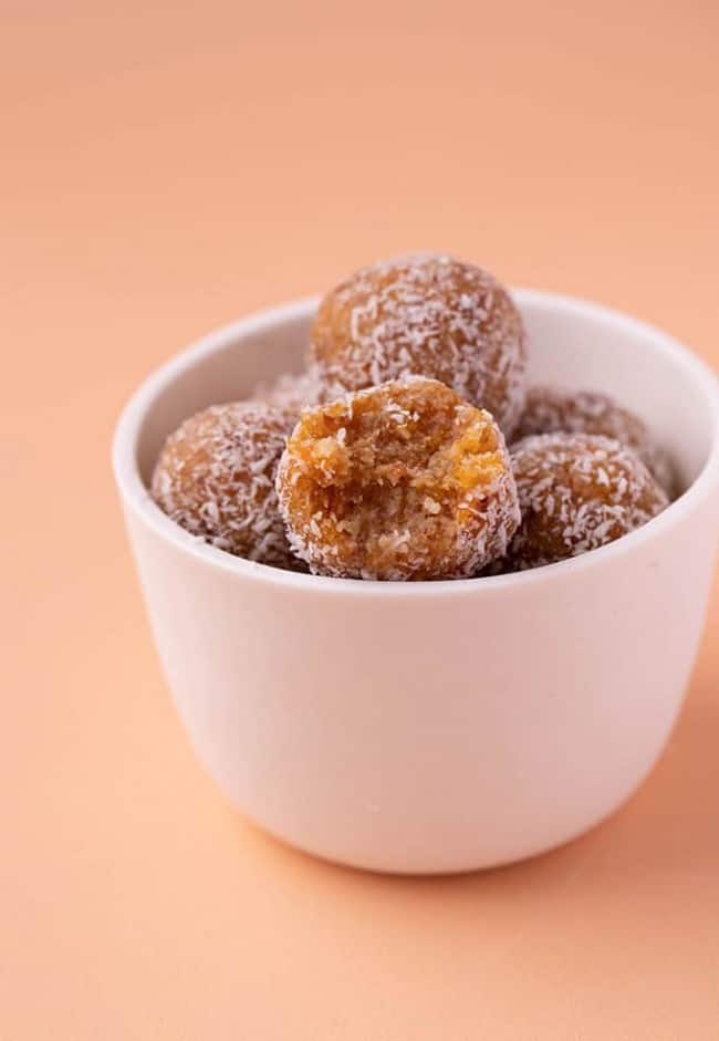 Easy Apricot Balls (Just 5 Ingredients) Sweetest Menu