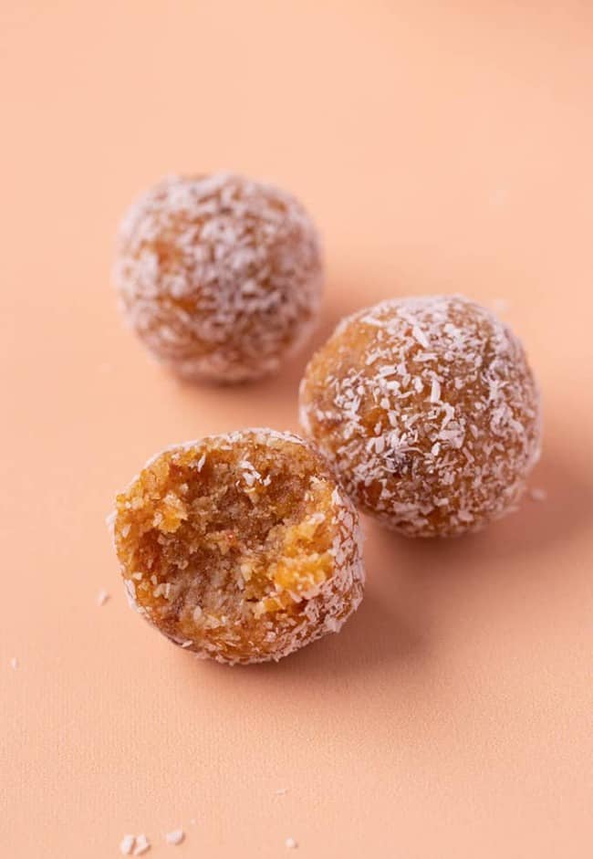 Easy Apricot Balls (Just 5 Ingredients) Sweetest Menu