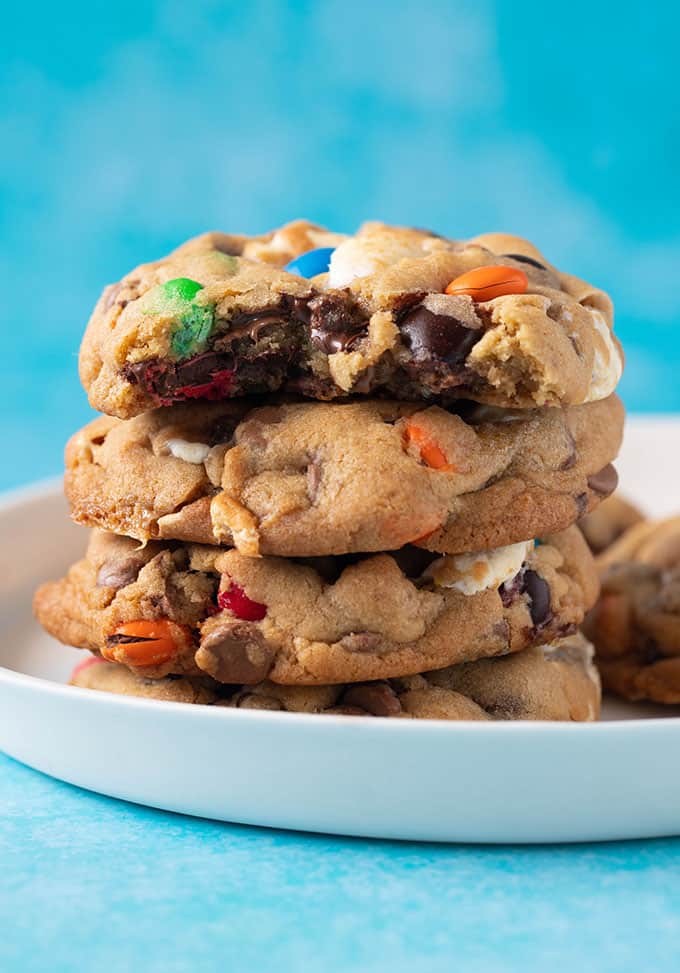 Crispy Chocolate Chip Cookies with M&M's - Style Sweet