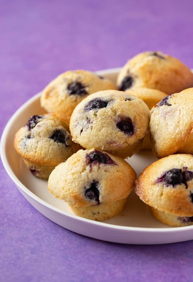 Mini Blueberry Muffins (Perfect For The Lunchbox) - Sweetest Menu